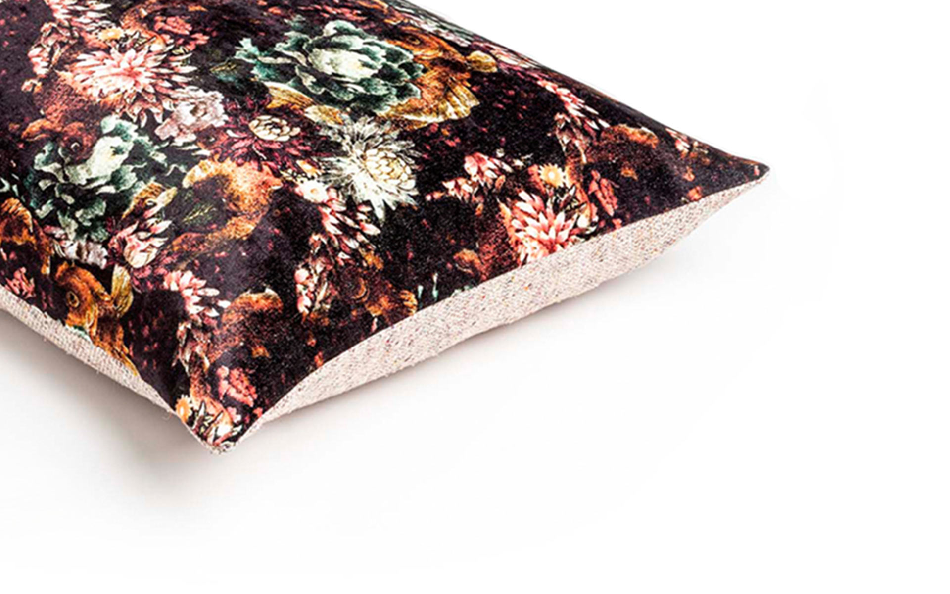 Mrs.Me home couture - Cushion Lily Multiblack detail